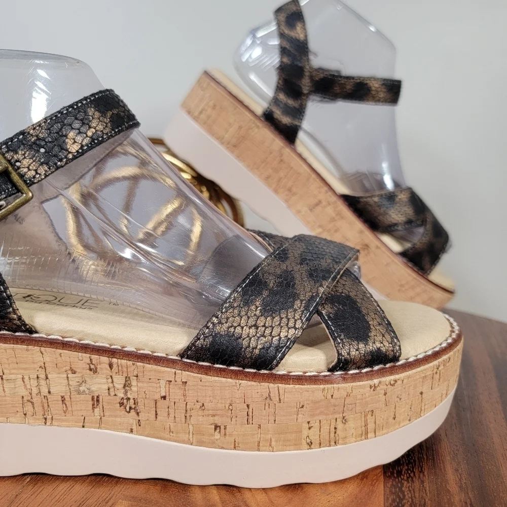 Boutique By Corky's Fluffie Bronze Snake Print Platform Sandals Size 8